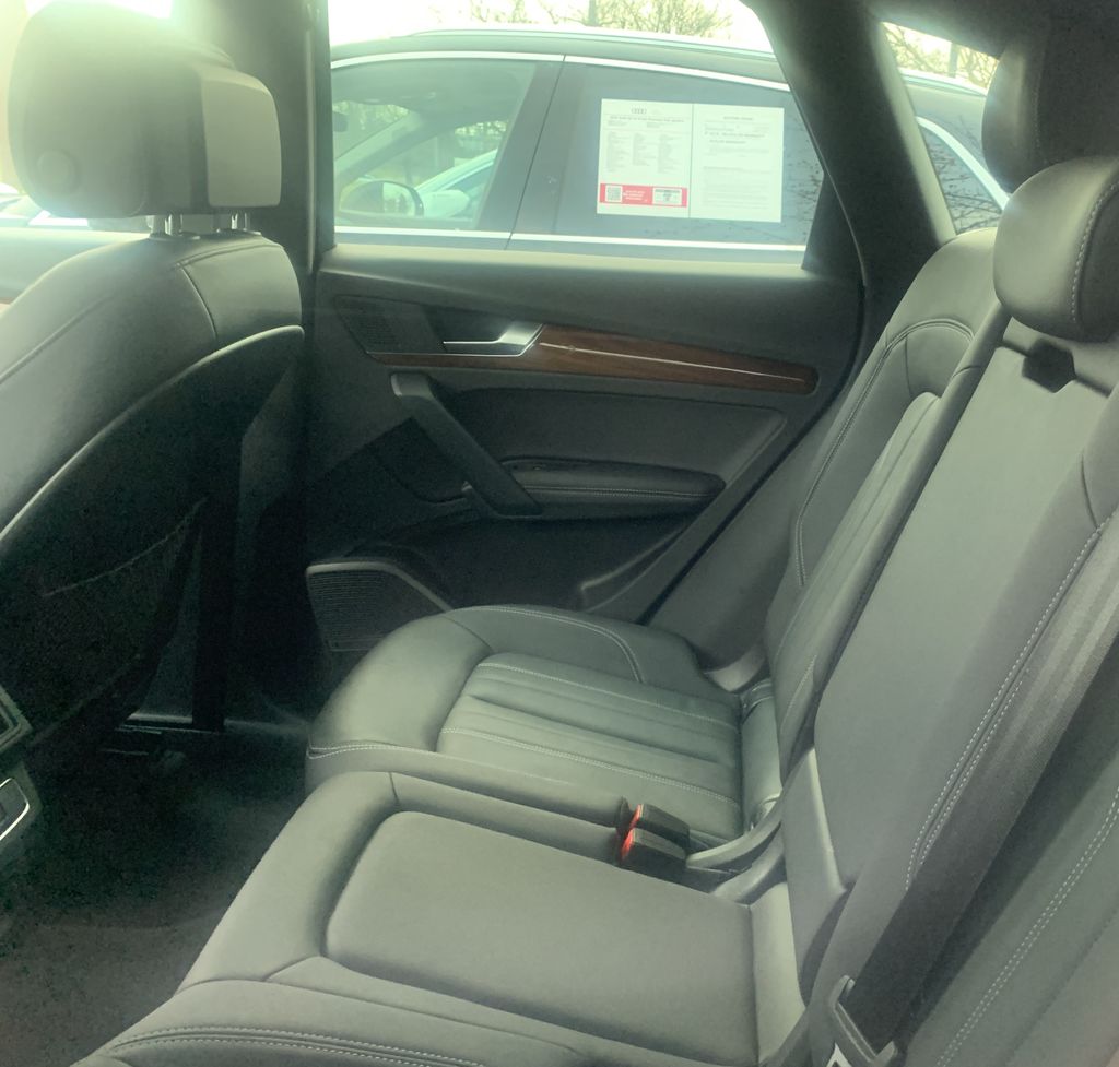 Thumbnail: 2023 Audi Q5 - 7