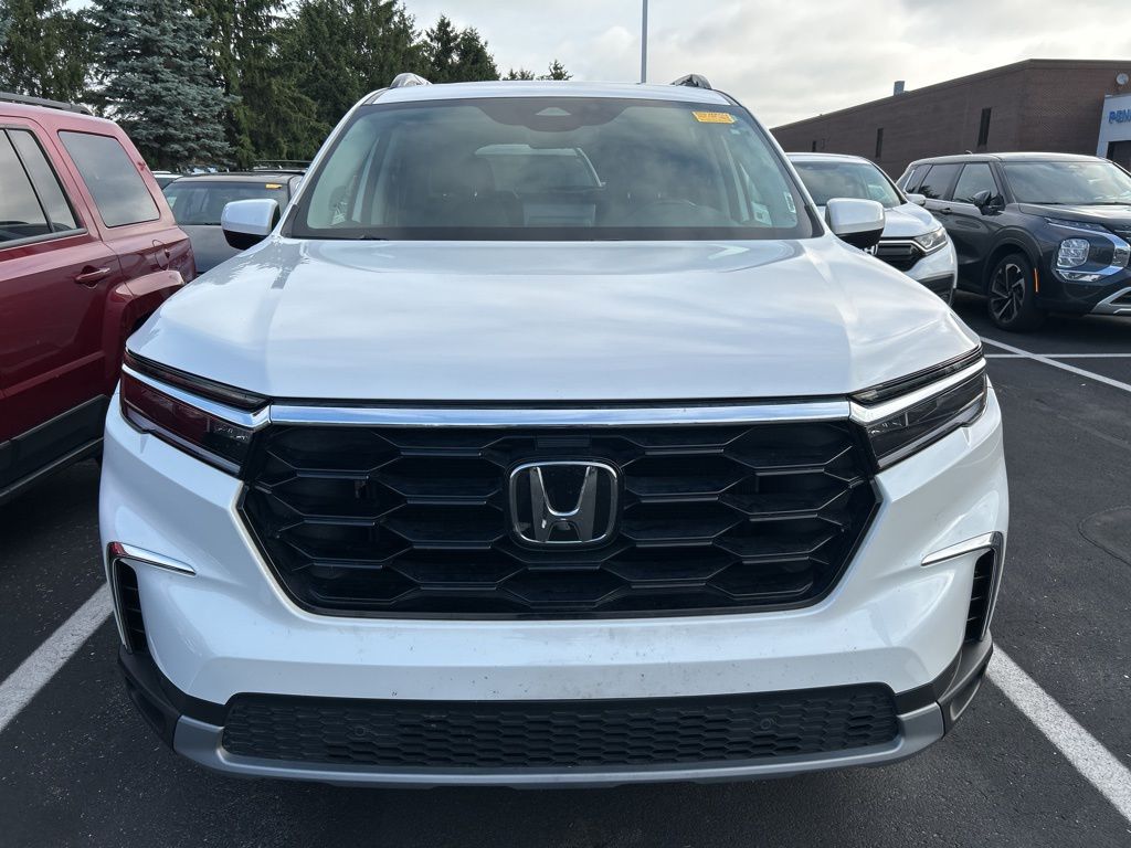 Thumbnail: 2023 Honda Pilot - 5
