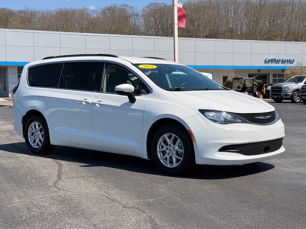 Bright White Clearcoat 2021 Chrysler Voyager LXi FWD Minivan Front-Wheel Drive 9-Speed Automatic
