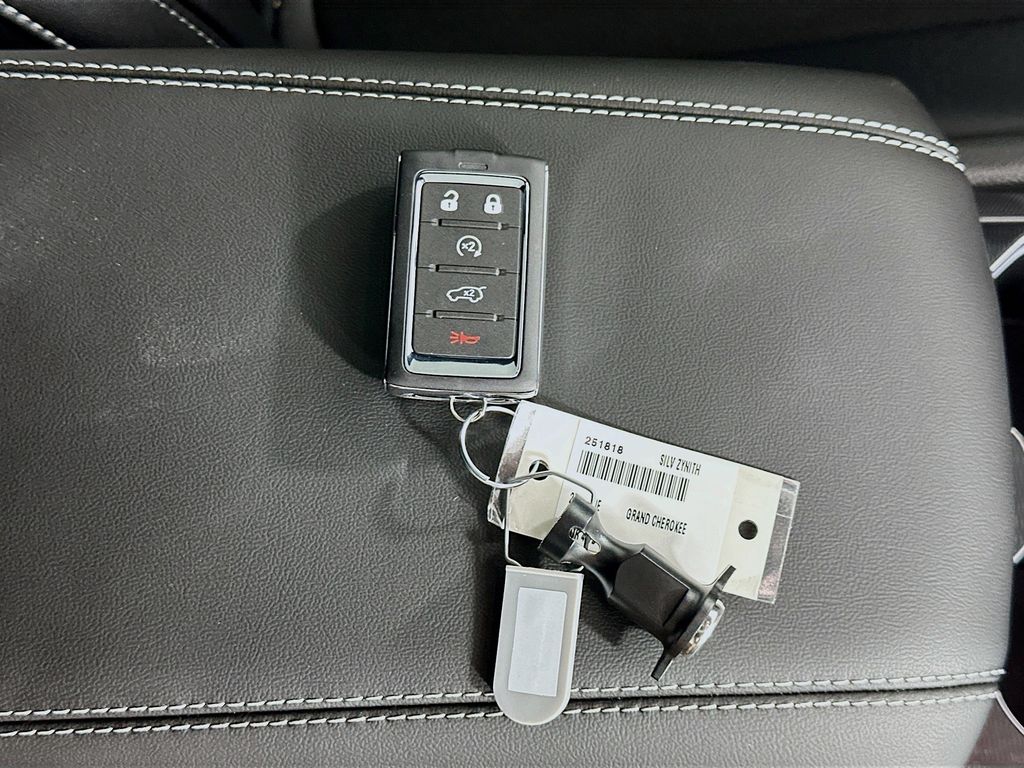 New 2025 Silver Jeep Altitude X image 20