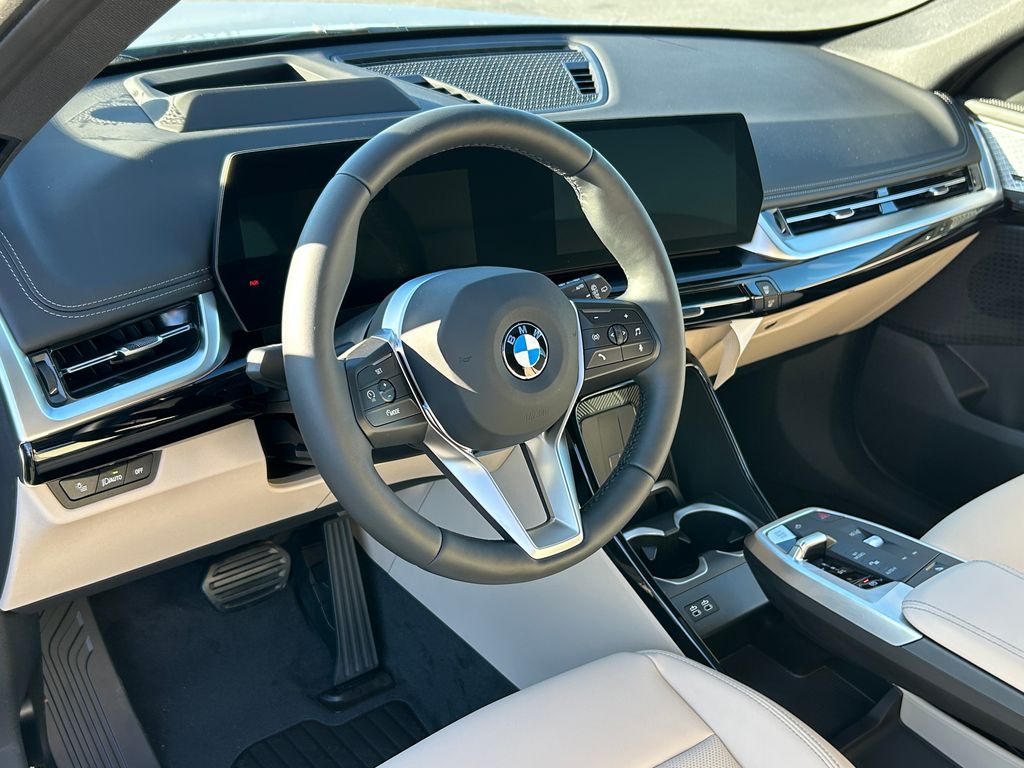 Thumbnail: 2025 BMW X1 - 13