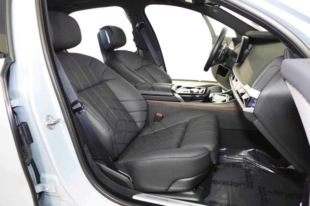 Thumbnail: 2024 BMW 7 Series - 19