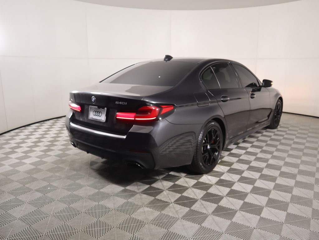 Thumbnail: 2021 BMW 5 Series - 5