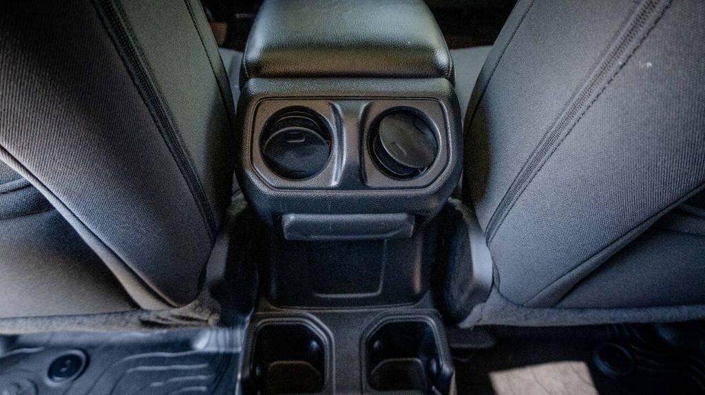 Used 2023 Jeep Gladiator Sport 4D Crew Cab