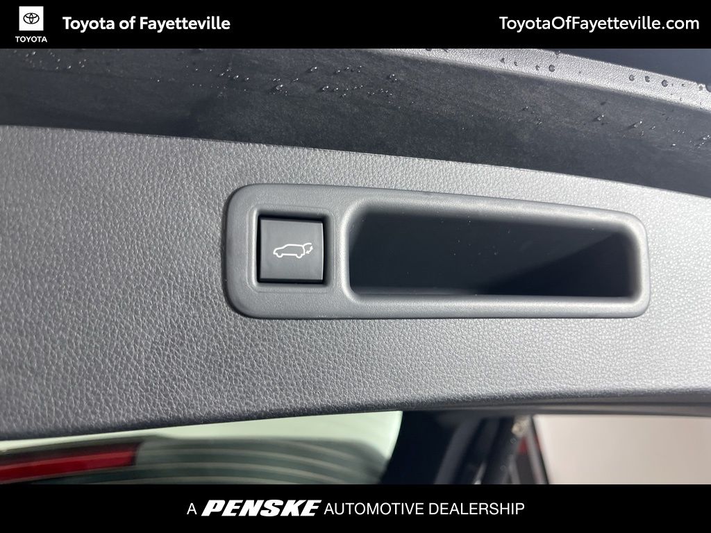 Thumbnail: 2026 Toyota Highlander - 24