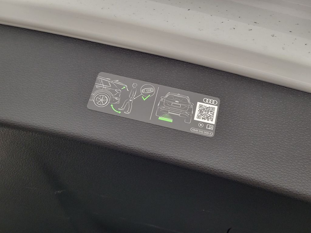 Thumbnail: 2026 Audi Q7 - 12