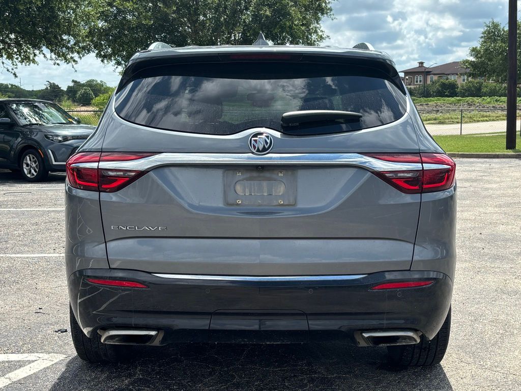 2020 Buick Enclave Essence photo