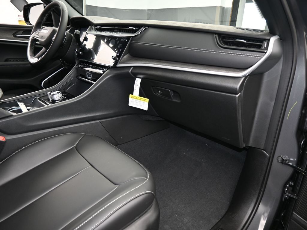 New 2026 Baltic Gray Metallic Clearcoat Jeep Limited image 40