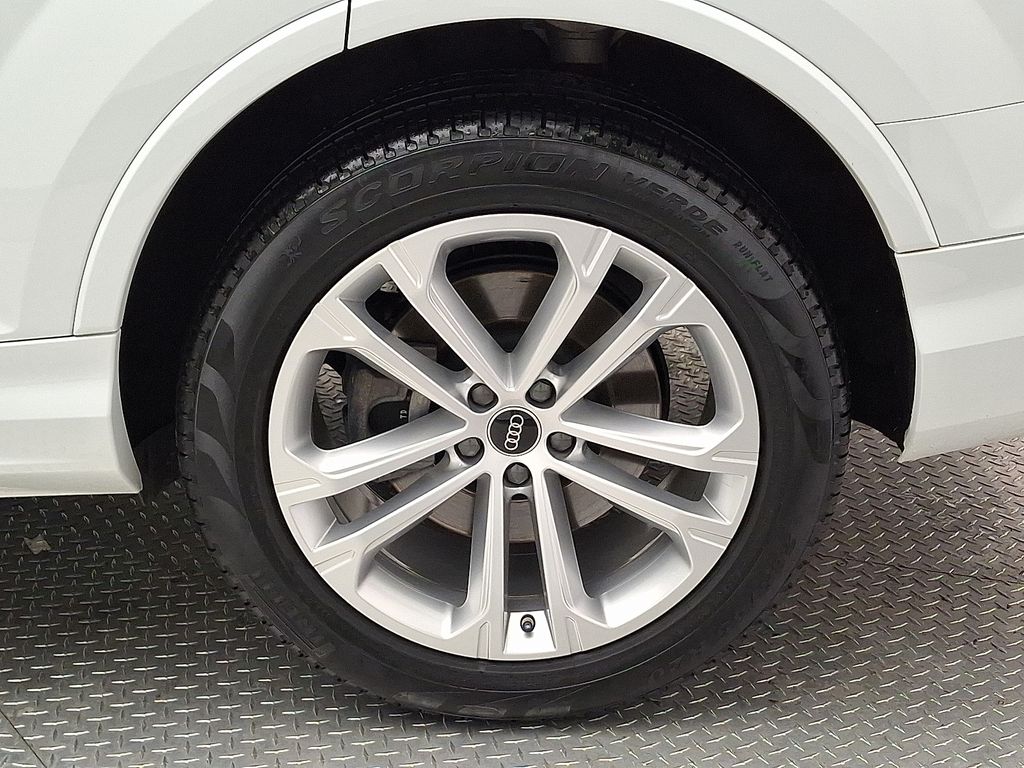 Thumbnail: 2025 Audi Q7 - 7