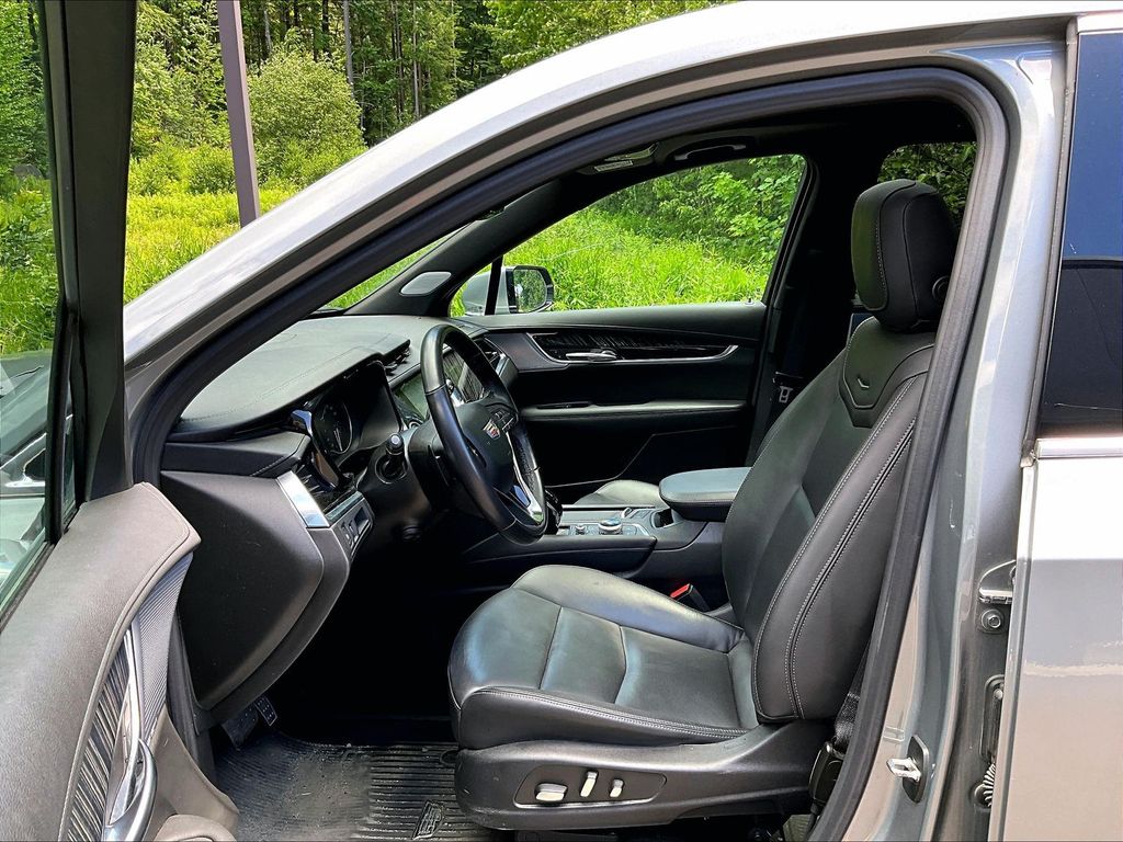 2024 Cadillac XT6 — photo 7