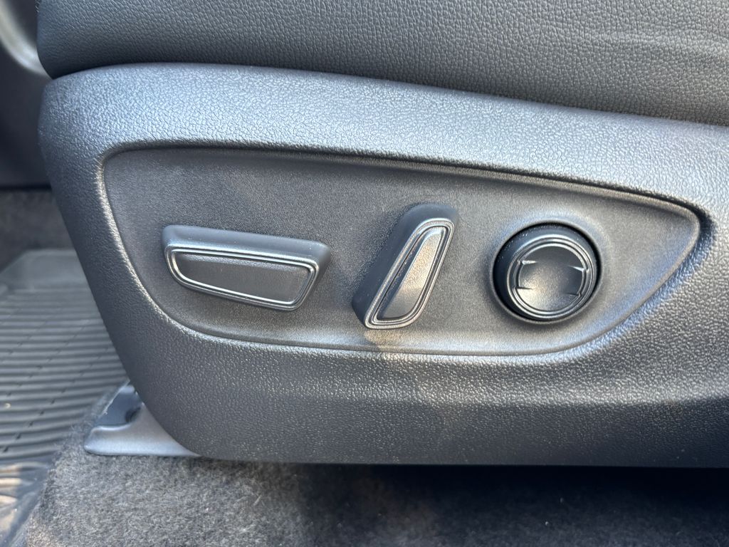 Thumbnail: 2024 Toyota Grand Highlander - 27