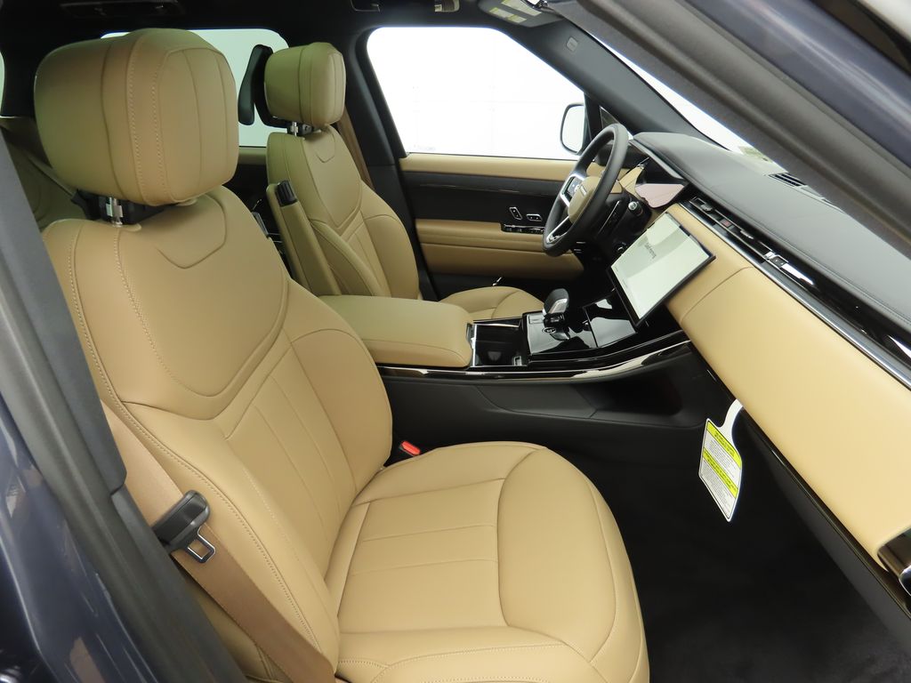 Thumbnail: 2025 Land Rover Range Rover Sport - 21