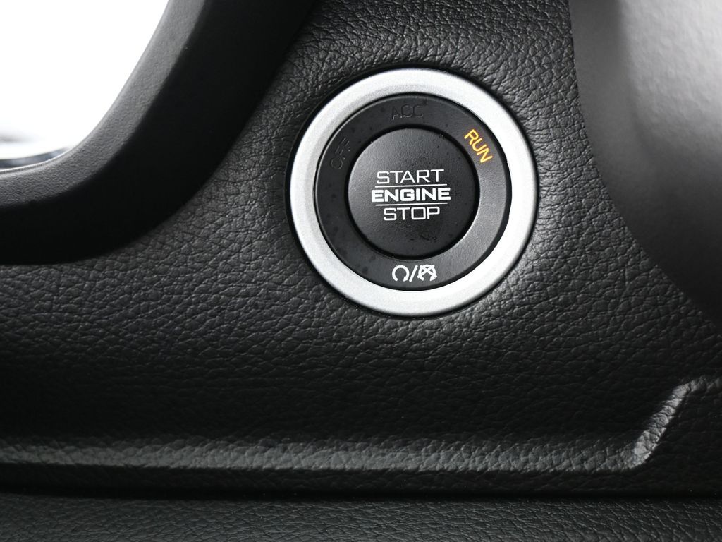 Used 2020 Granite Crystal Metallic Clearcoat Ram Laramie image 29