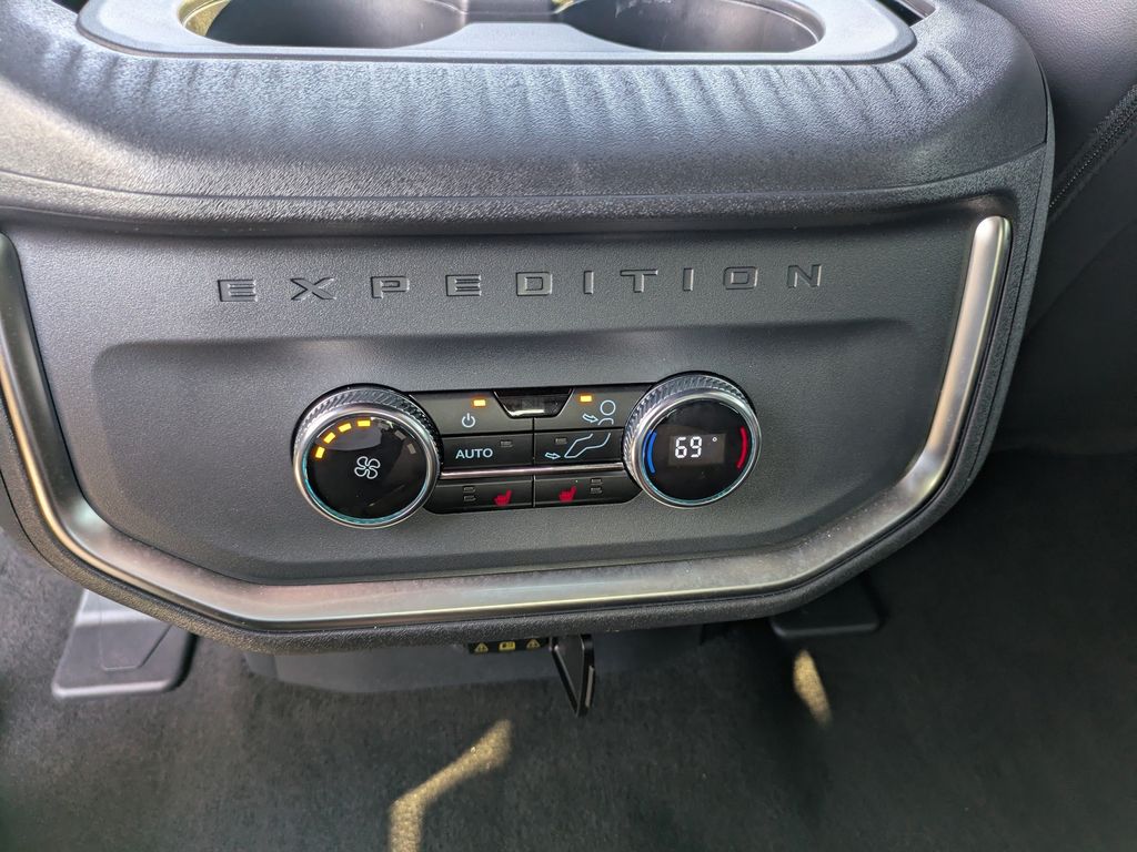 2025 Ford Expedition Platinum MAX