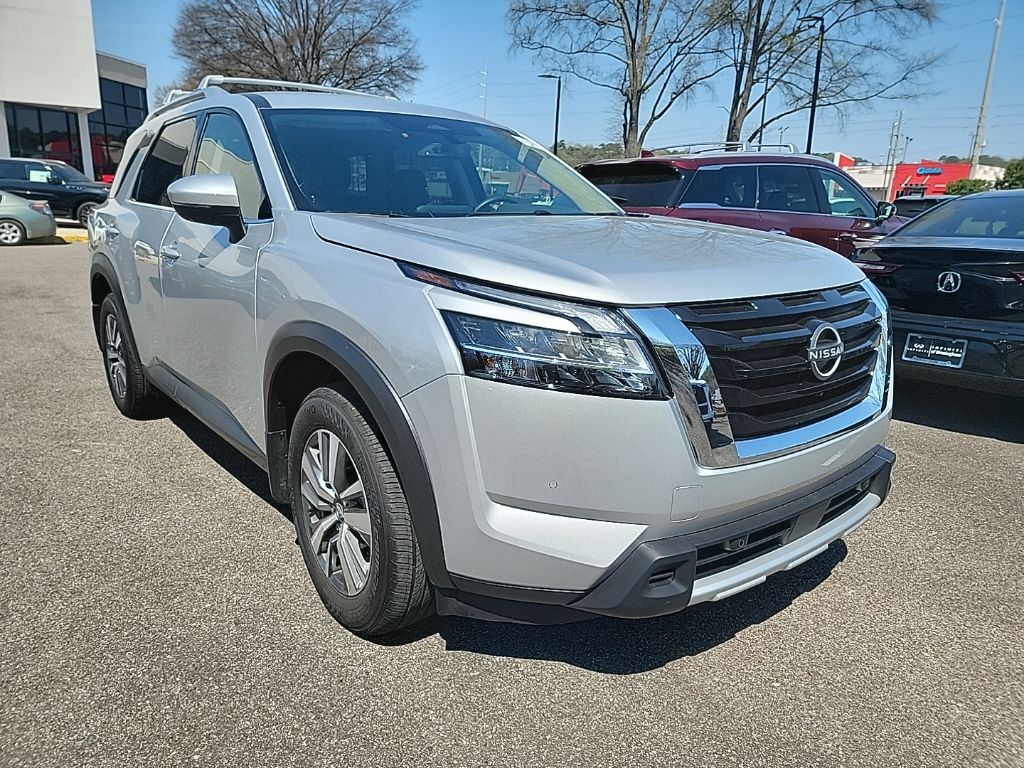 2024 Nissan Pathfinder SL FWD