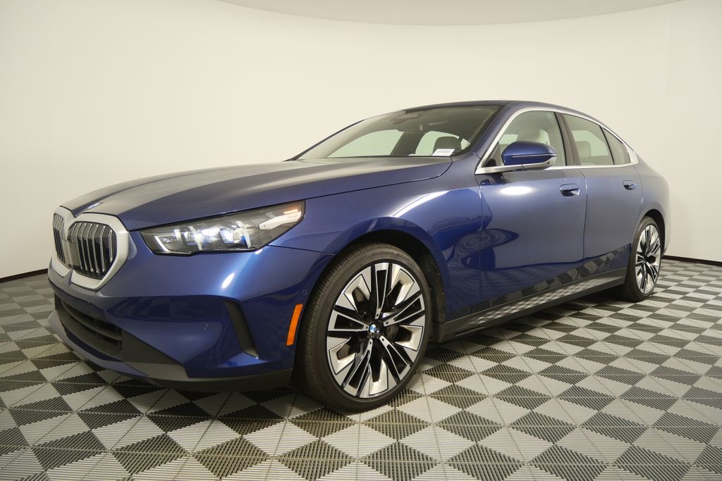 Thumbnail: 2025 BMW 5 Series - 7
