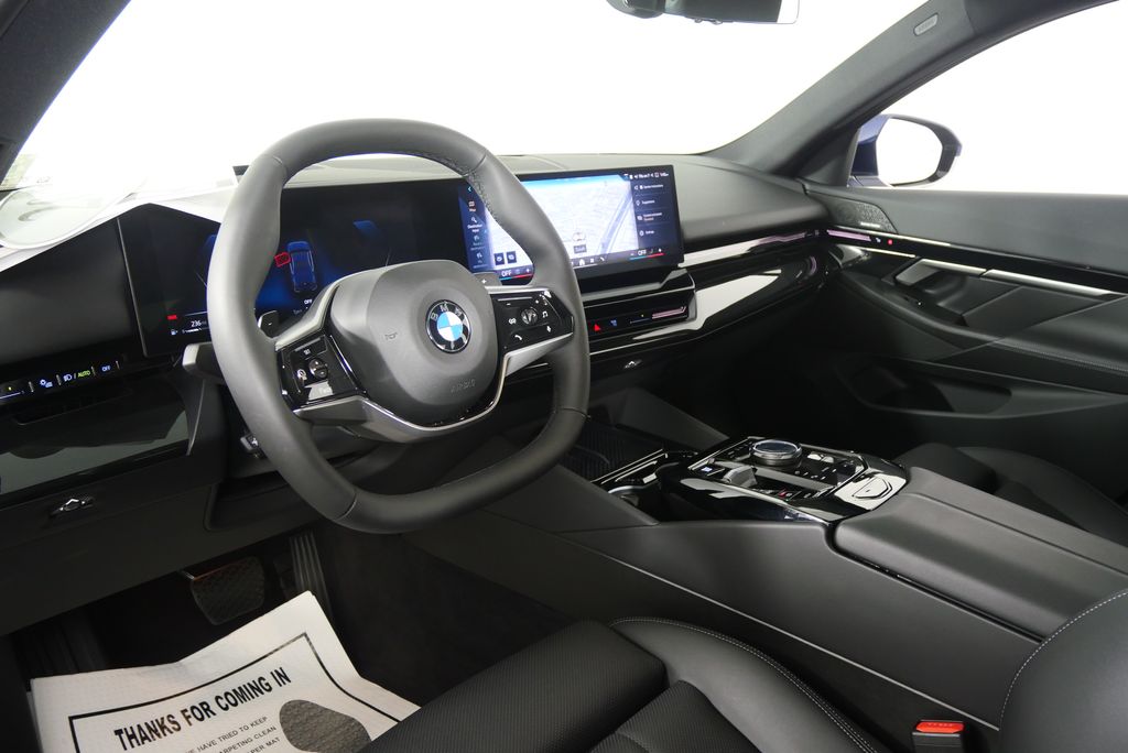 Thumbnail: 2024 BMW 5 Series - 13