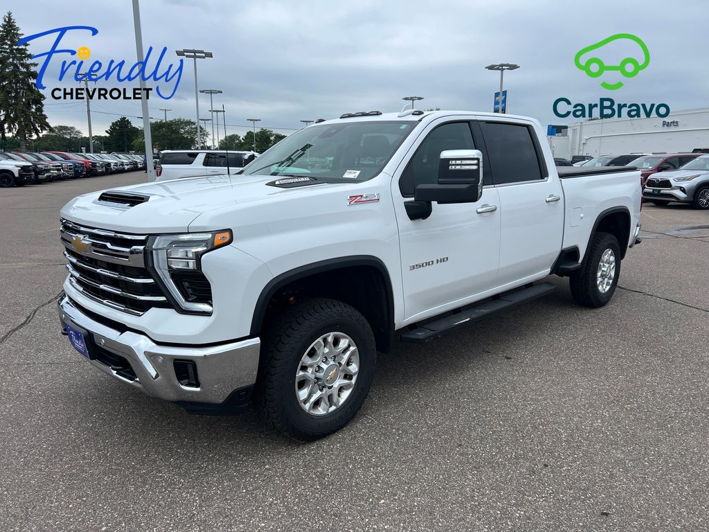 Summit White 2025 Chevrolet Silverado 3500HD Pickup Truck Four-Wheel Drive Automatic