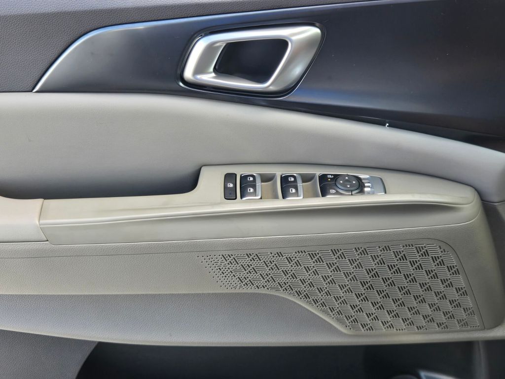 2027 Kia Carnival - $39,065