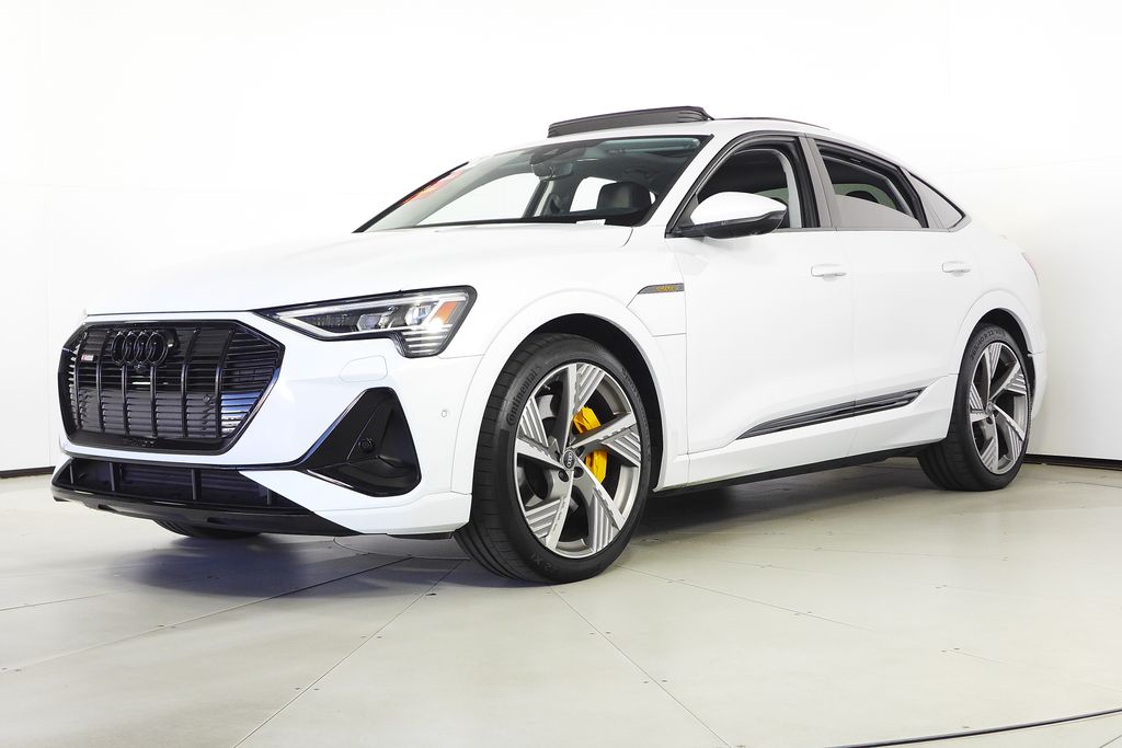 Thumbnail: 2022 Audi e-tron GT - 2