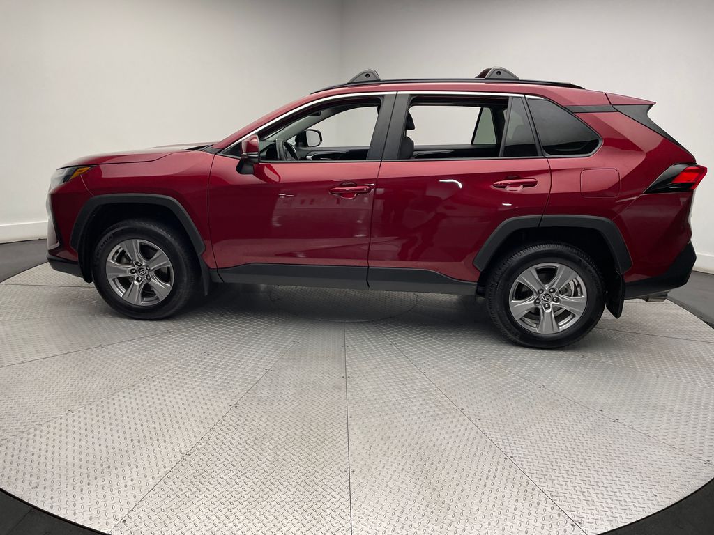 2023 Toyota RAV4 XLE 8