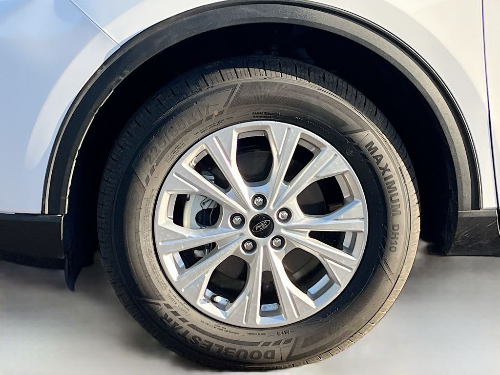 Used 2025 White Ford Active image 28