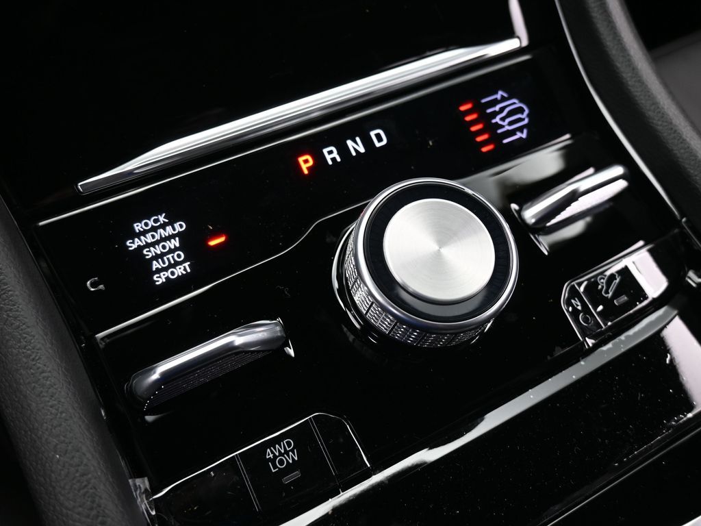 Used 2024 Silver Zynith Jeep Overland image 27