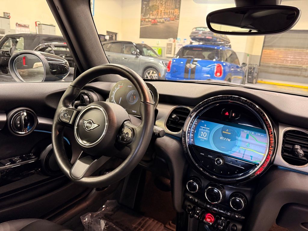 Thumbnail: 2024 MINI Cooper Convertible - 25