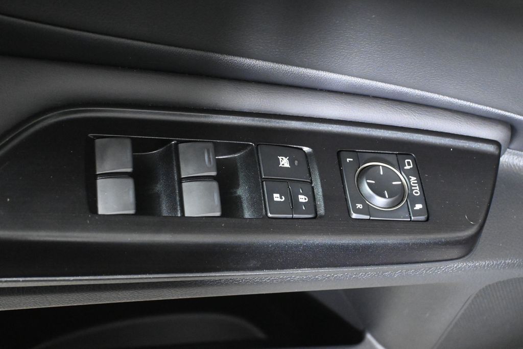 Thumbnail: 2020 Lexus ES - 30