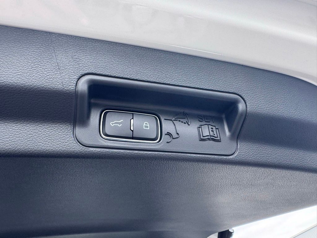 FordExplorer16