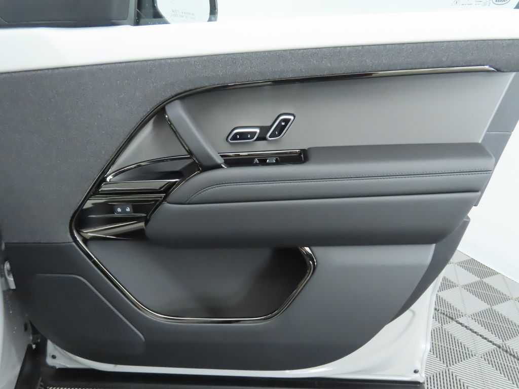 Thumbnail: 2025 Land Rover Range Rover Sport - 27