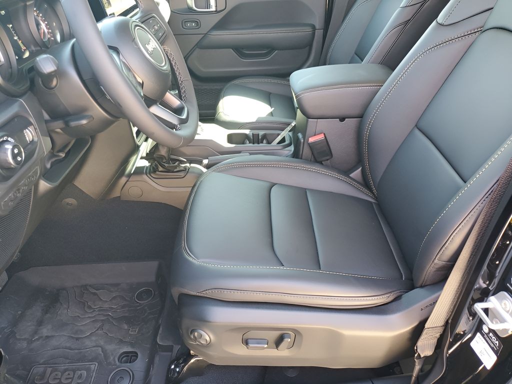 New Car 2025 Jeep Gladiator  For Sale Under $40,000 In Austin, Texas