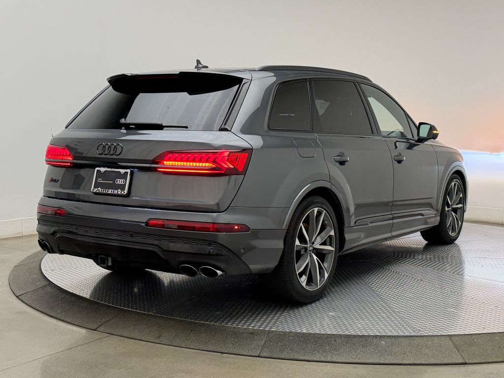 Thumbnail: 2023 Audi SQ7 - 9