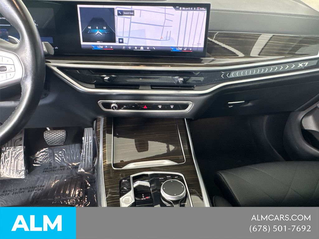 Used 2024  BMW xDrive40i image 34