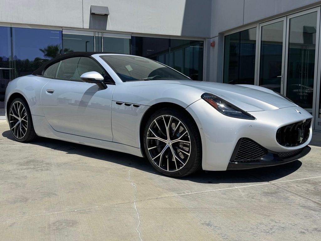 Bianco Astro 2026 Maserati GranCabrio AWD Convertible All-Wheel Drive 8-Speed Automatic