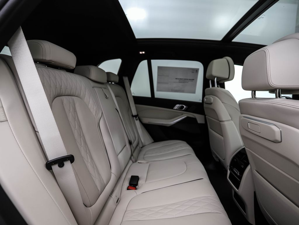 2026 BMW X5 xDrive50e 25