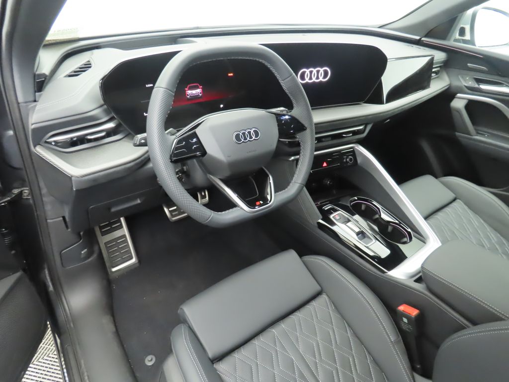 Thumbnail: 2025 Audi SQ5 - 10