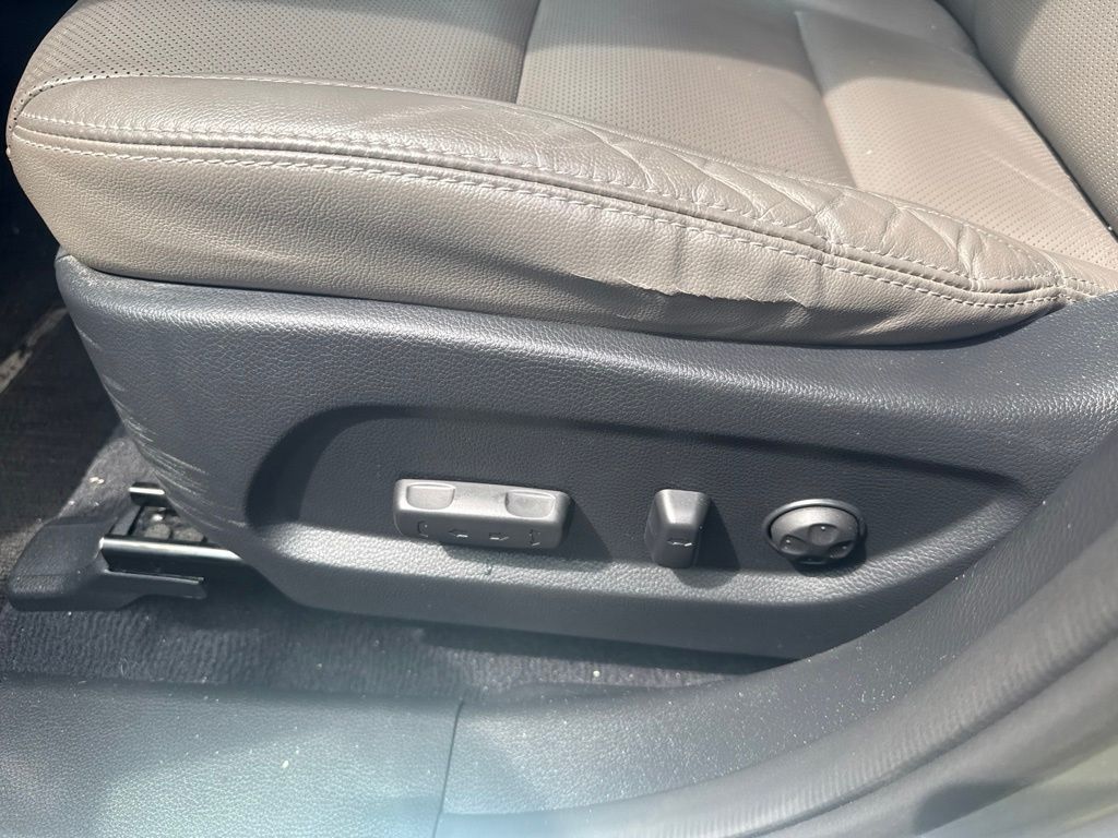 Used 2015 Gray Hyundai Limited image 15