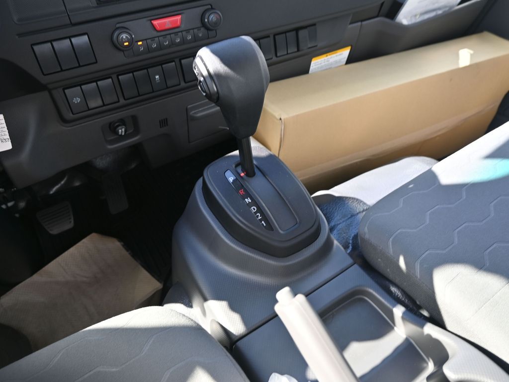 2025 Isuzu NPR XD 