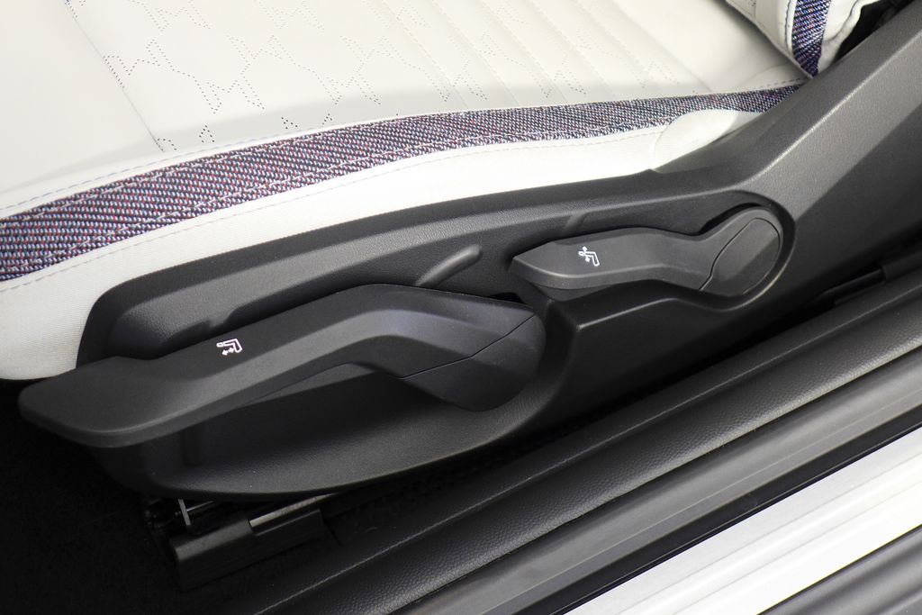 Thumbnail: 2025 MINI Cooper - 24