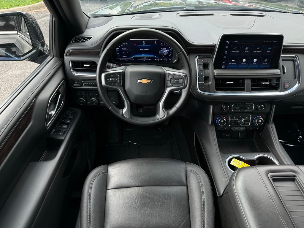 2023 Chevrolet Suburban LT 19