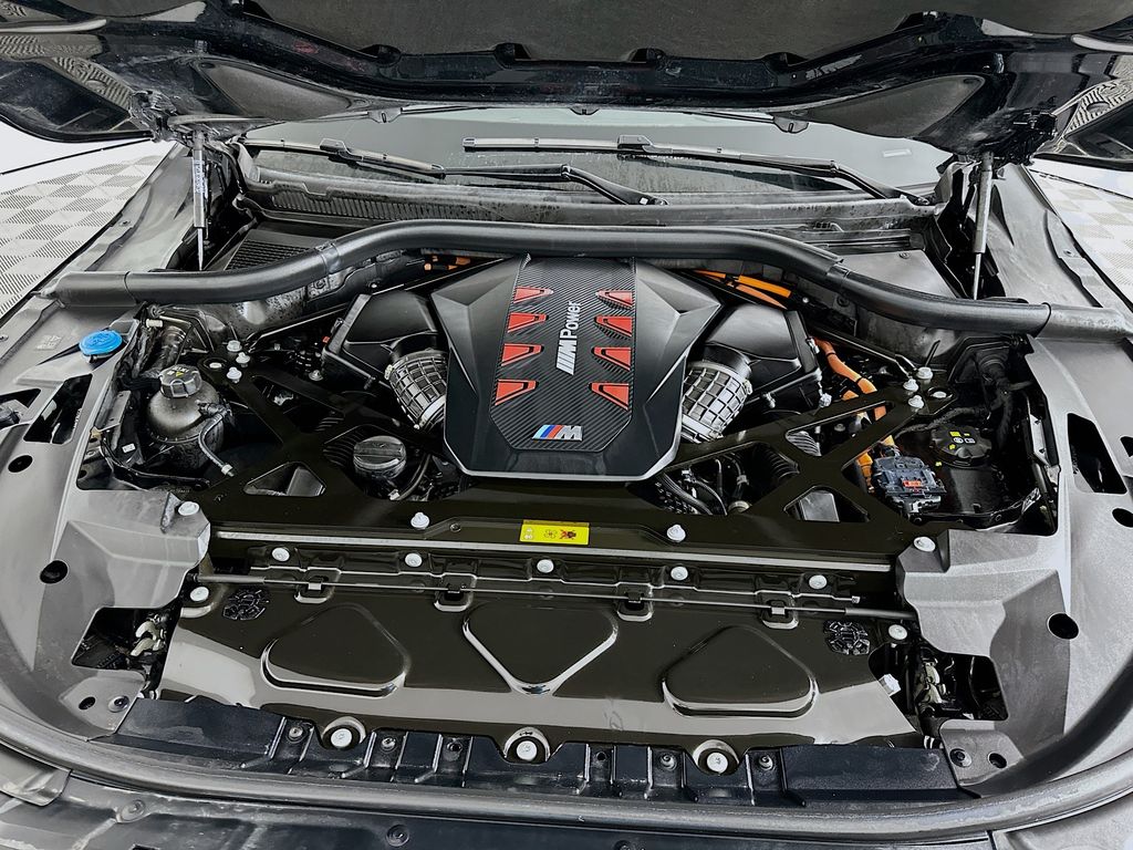 Thumbnail: 2023 BMW XM - 30