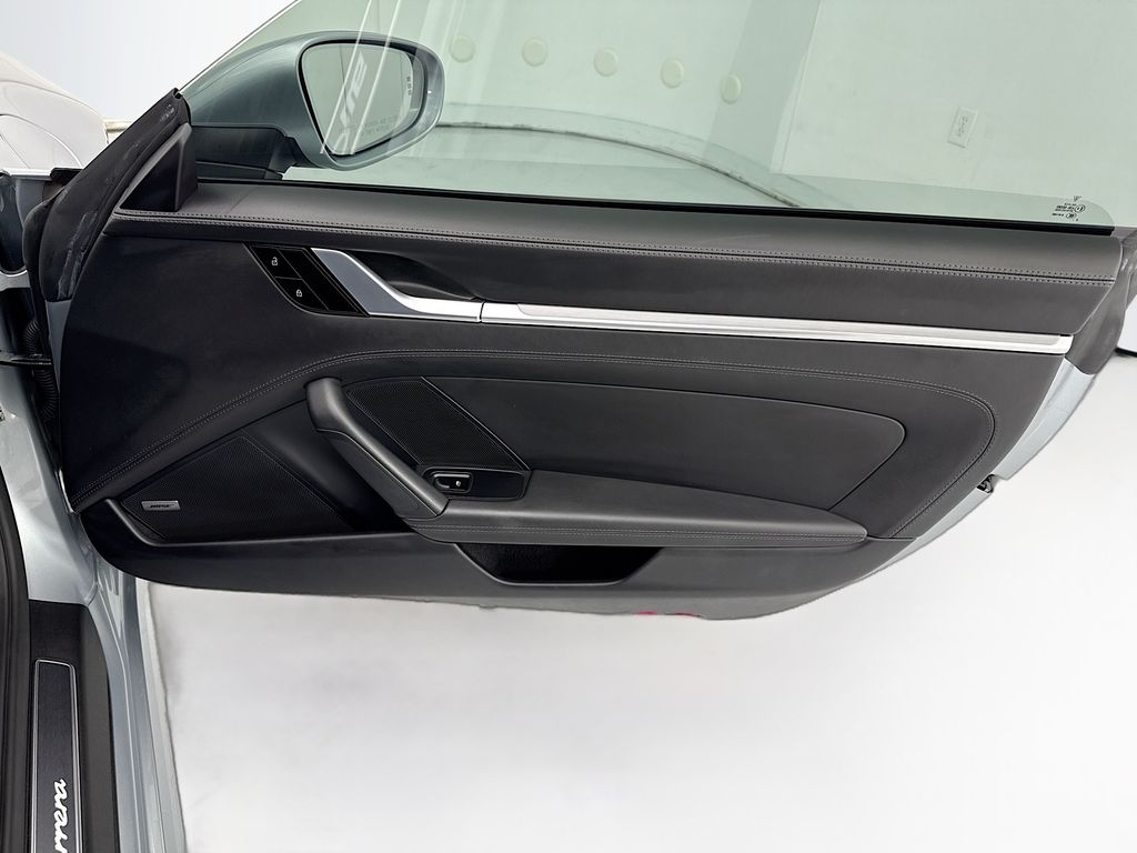 Thumbnail: 2020 Porsche 911 - 25