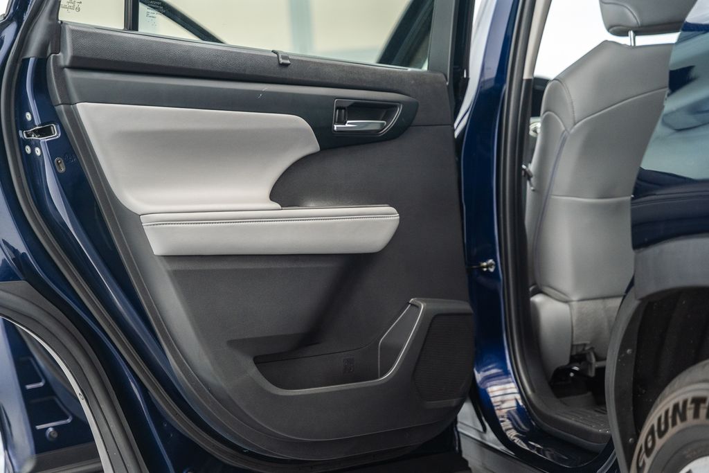 ToyotaHighlander Hybrid42