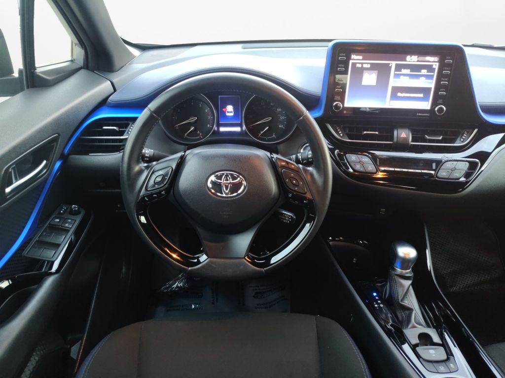 Used Car 2020 Toyota C-hr  Xle For Sale Under $20,000 In Austin, Texas