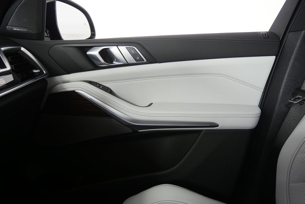 Thumbnail: 2026 BMW X5 - 24