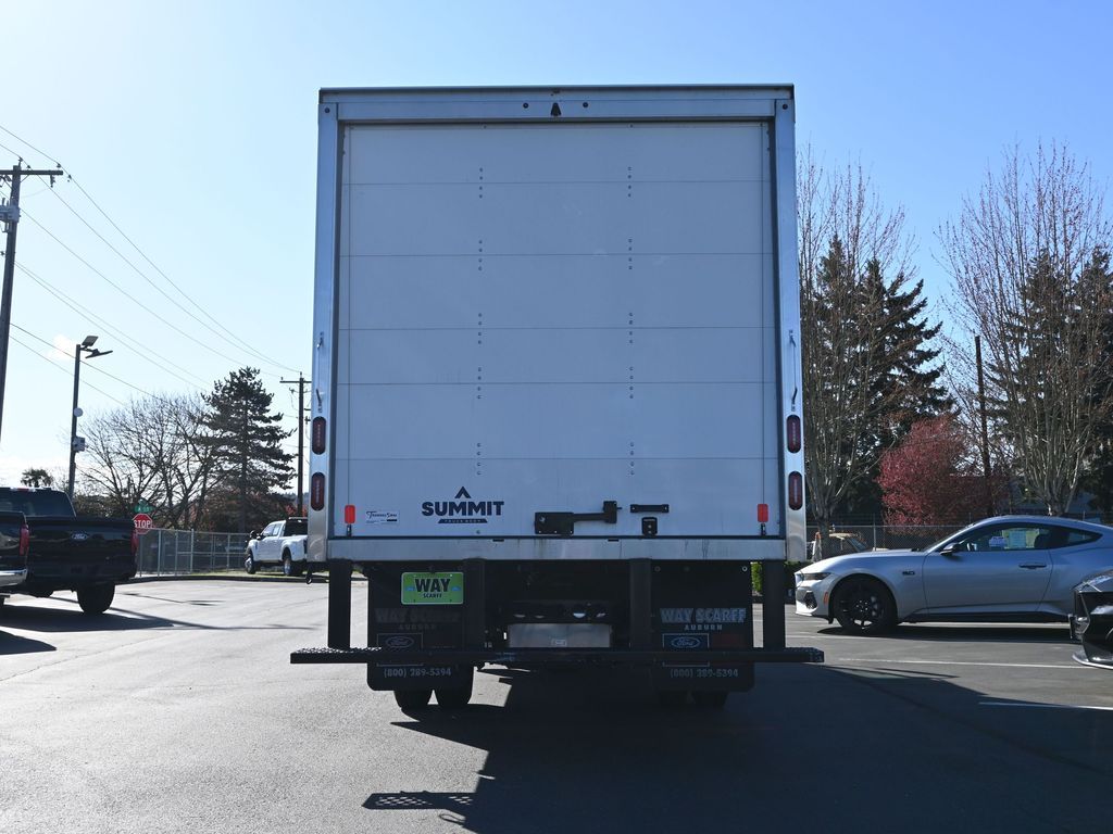 2024 Isuzu NPR HD 