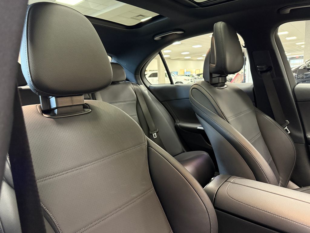 Thumbnail: 2022 Mercedes-Benz C-Class - 24