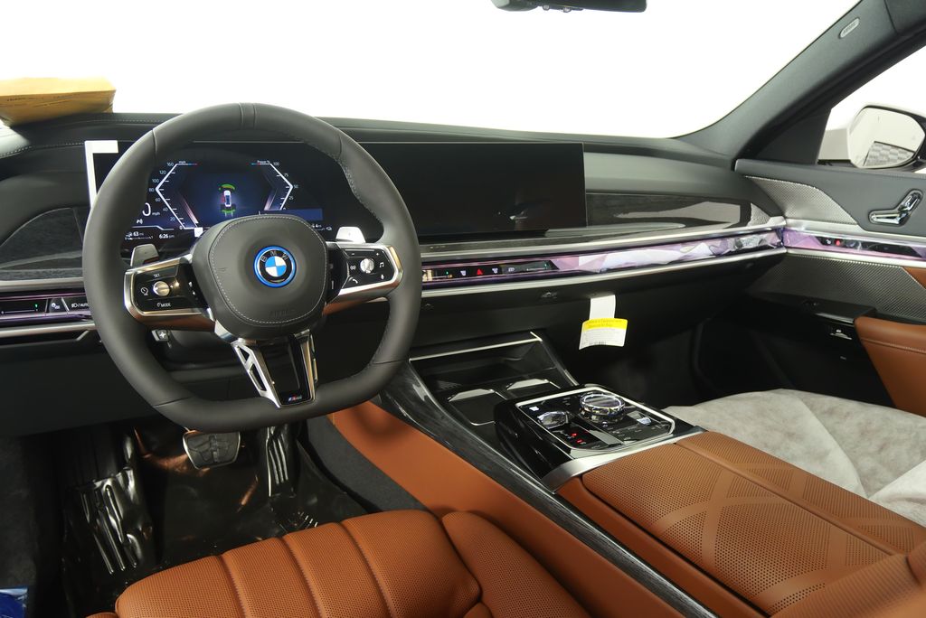 Thumbnail: 2025 BMW 7 Series - 19
