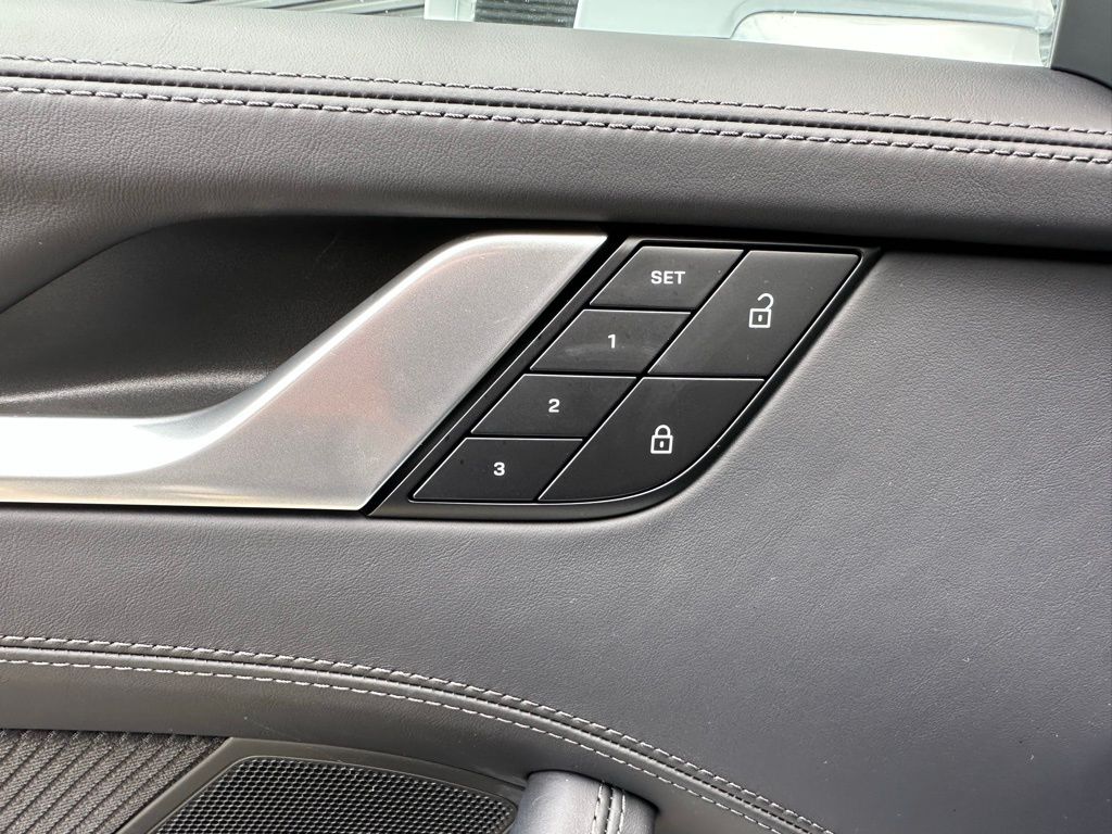 Thumbnail: 2025 Porsche 911 - 21